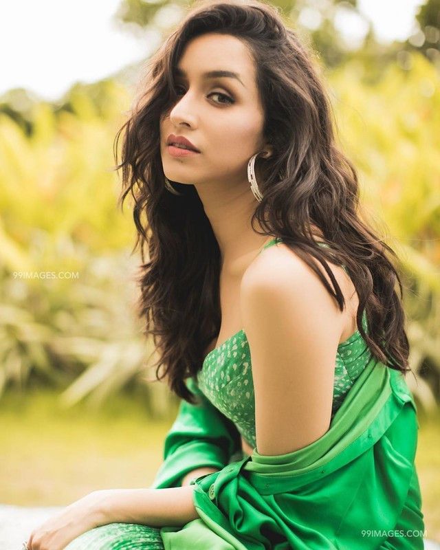 Shraddha kapoor Poster Multicolor Photo Paper Print Poster Photographic Paper 18 inch X 12 inch, Rolled Photographic Paper  (18 inch X 12 inch)
