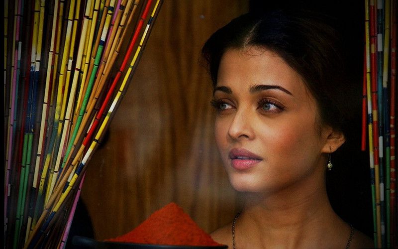 Poster Celebrity Aishwarya Rai Actresses India sl-6814 (Wall Poster, 13x19, Matte Paper, Multicolor) Fine Art Print  (13.1 inch X 19.1 inch, Rolled)