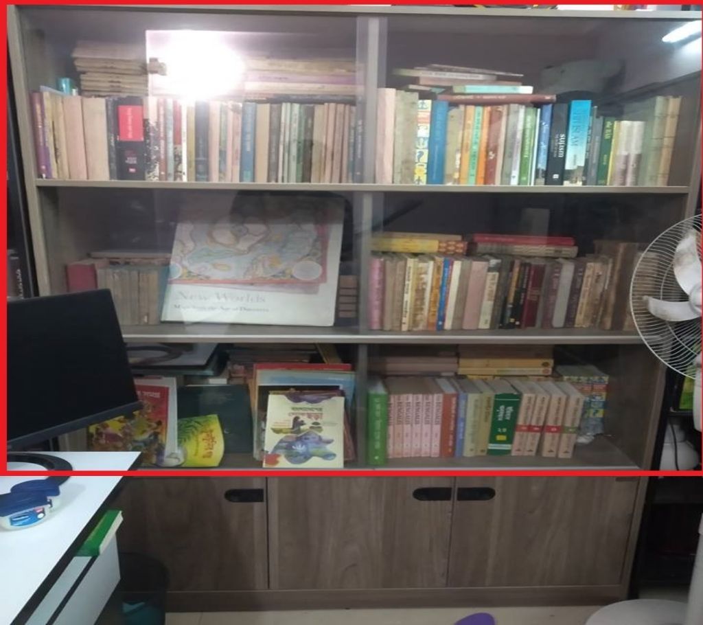Book Shelves with Box