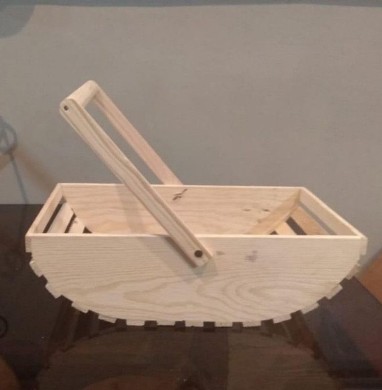 Carpenter 51916 Wooden Flower Basket  (W: 18 cm x H: 10 cm x D: 8.52 cm)