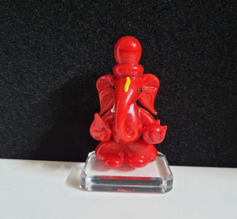 YUVIKA CRAFTS Handcrafted Lord Glass Ganesha Decorative Showpiece - 5 cm  (Crystal, Red)