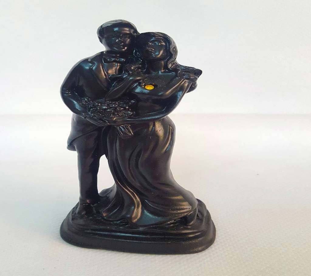 Couple Standing Showpiece with Bright Stones