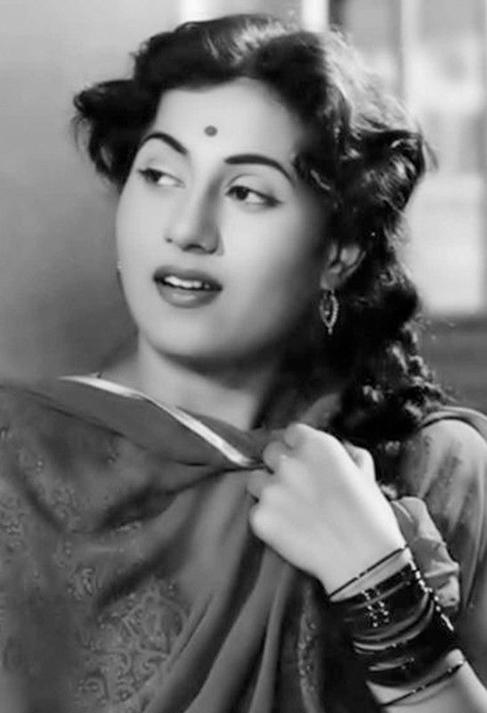 Madhubala Poster i POSTER LARGE Print on 36x24 INCHES Fine Art Print  (36 inch X 24 inch, Rolled)