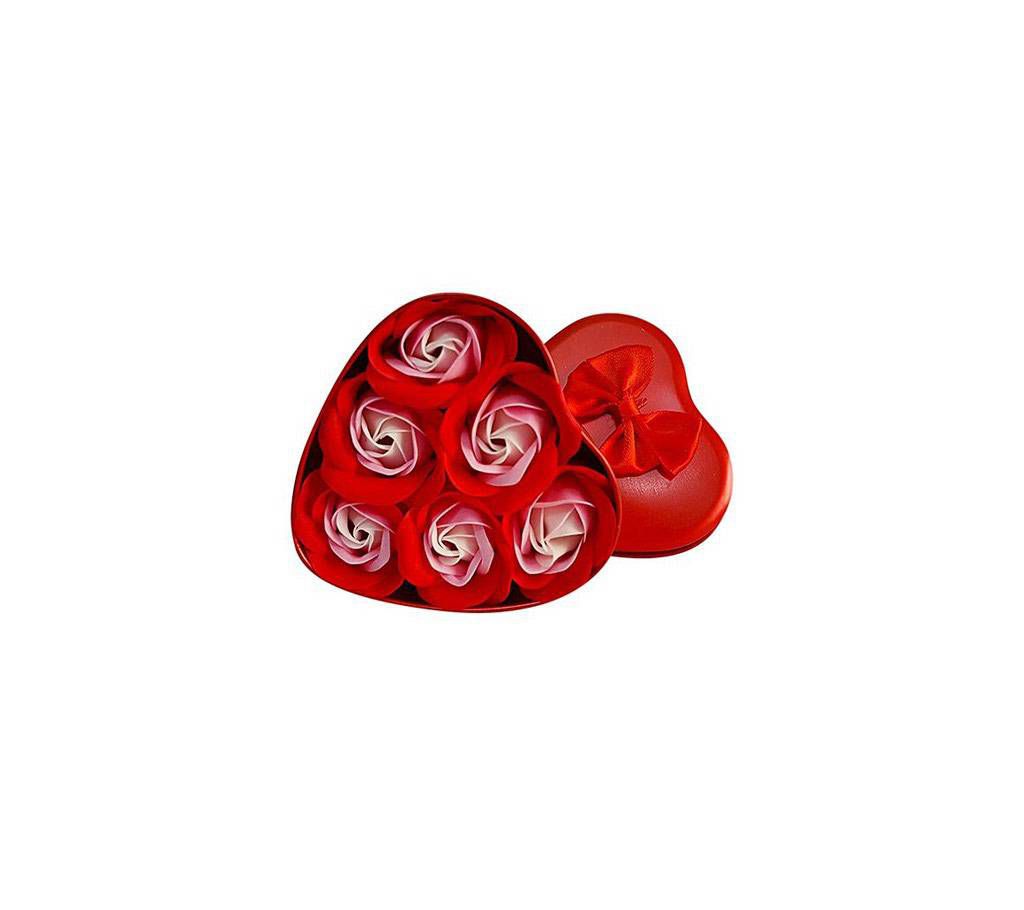 Heart shaped giftbox with soap flower roses - red