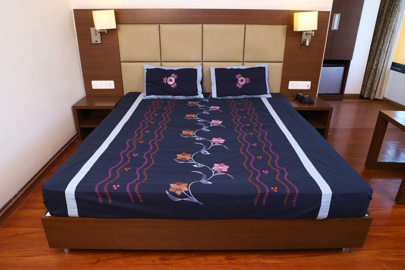 RSMK 300 TC Cotton Double Floral Flat Bedsheet  (Pack of 1, Royal Blue)