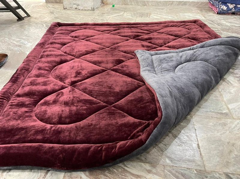 maxtex Solid King Quilt for Heavy Winter  (Poly Cotton, multicolor3)