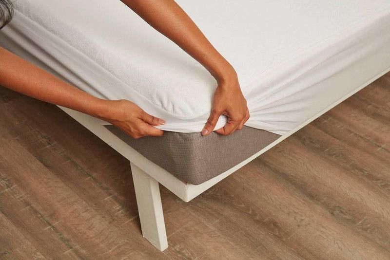 Casanest Fitted Double Size Mattress Cover  (White)