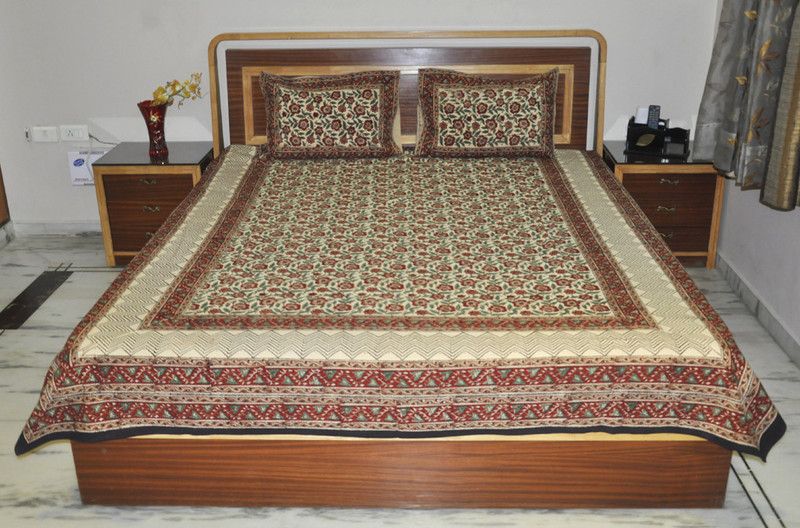 Lal Haveli 55 TC Cotton Double Floral Flat Bedsheet  (Pack of 1, Multicolor)