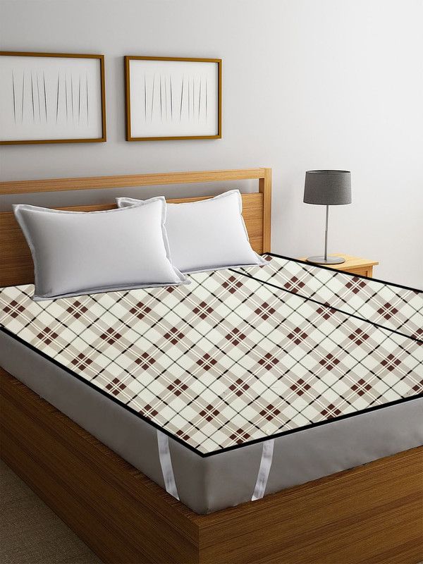 GURU ISHMA Elastic Strap Double Size Waterproof Mattress Cover  (Multicolor)