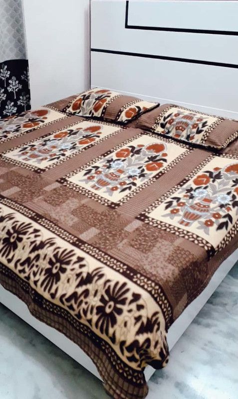 rK 160 TC Polyester Double Floral Fitted (Elastic) Bedsheet  (Pack of 1, Brown)