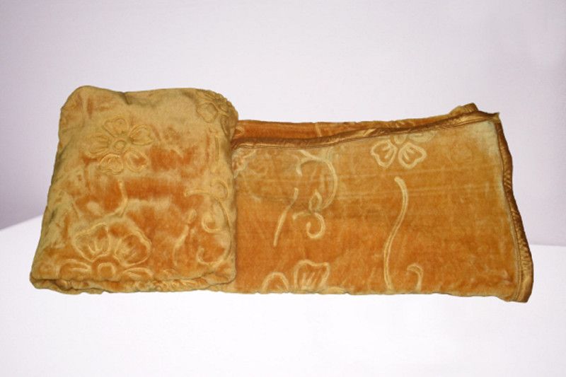 GKM Floral Double Mink Blanket for Heavy Winter  (Polyester, Beige)