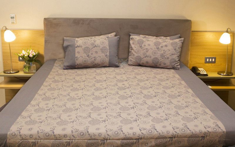 Rhome Cotton Double Geometric Flat Bedsheet  (Pack of 1, Light Purple)