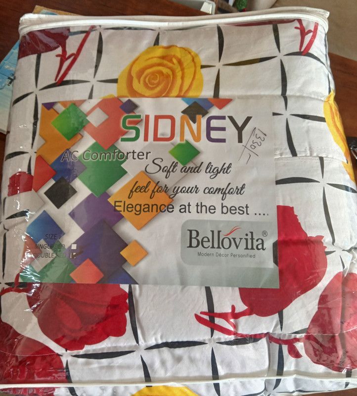 Bellovita Cotton Silk Blend Double King Sized Bedding Set  (White, Red)