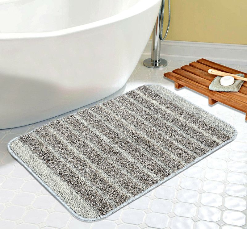 Saral Home Polyester Floor Mat  (Silver, Medium)