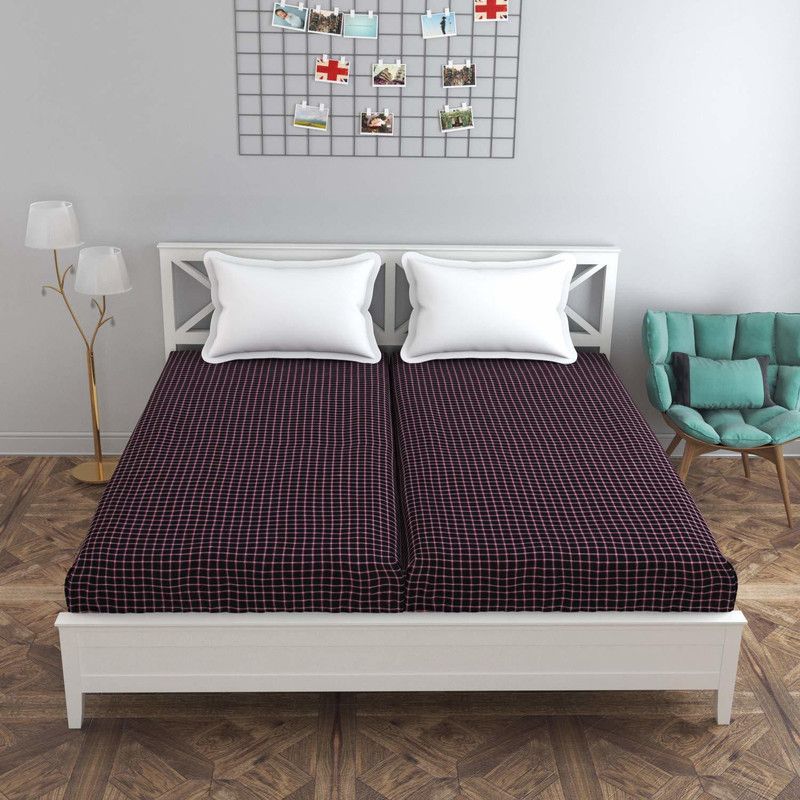 7 CLOUDS INDIA Zippered Double Size Mattress Cover  (Multicolor)