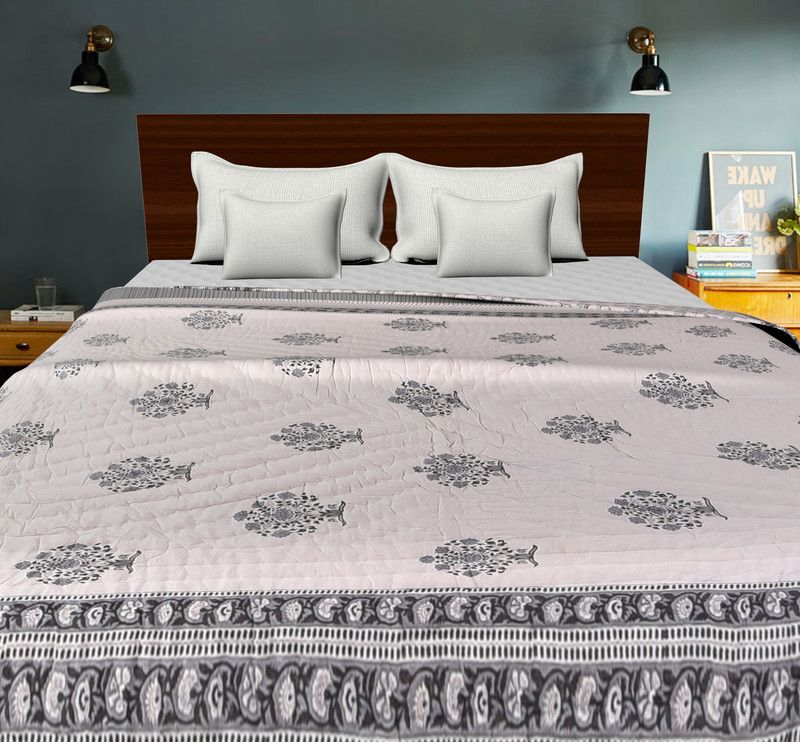 Mom's Home Floral Double Quilt for Heavy Winter  (Cotton, Grey, White)