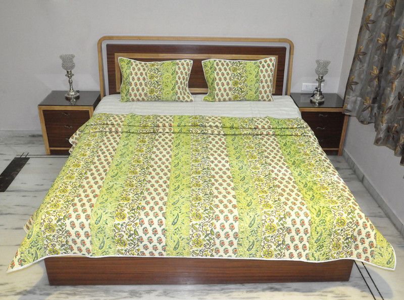Lal Haveli Floral Queen Comforter for Mild Winter  (Cotton, Green)