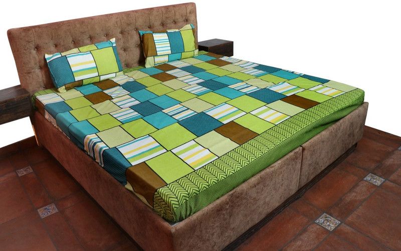 The Decorators 152 TC Cotton King Printed Flat Bedsheet  (Pack of 1, Multicolor)