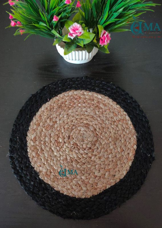 UMA Round Pack of 2 Table Placemat  (Black, Jute)
