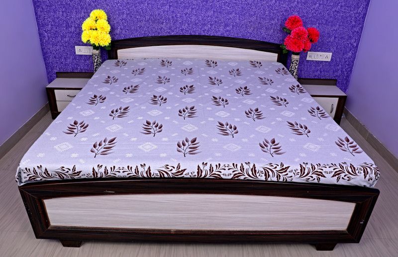 PepperFlame India 280 TC Cotton King Animal Flat Bedsheet  (Pack of 1, Maroon 1)