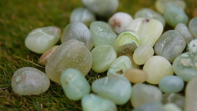 Pebblewala PBLWLA016 Polished Asymmetrical Onyx Pebbles  (Green 980 g)
