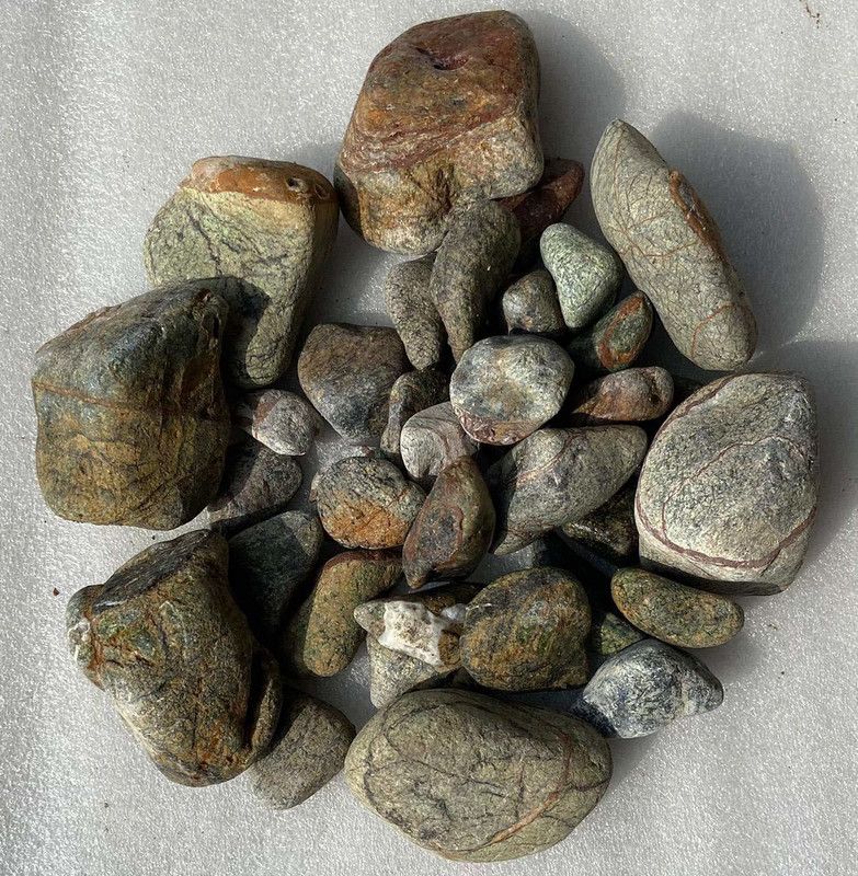stonestories Snow Rainforest Green Stones Pebbles for Garden (100kg) Painted Asymmetrical Marble Stone  (Green 100 kg)