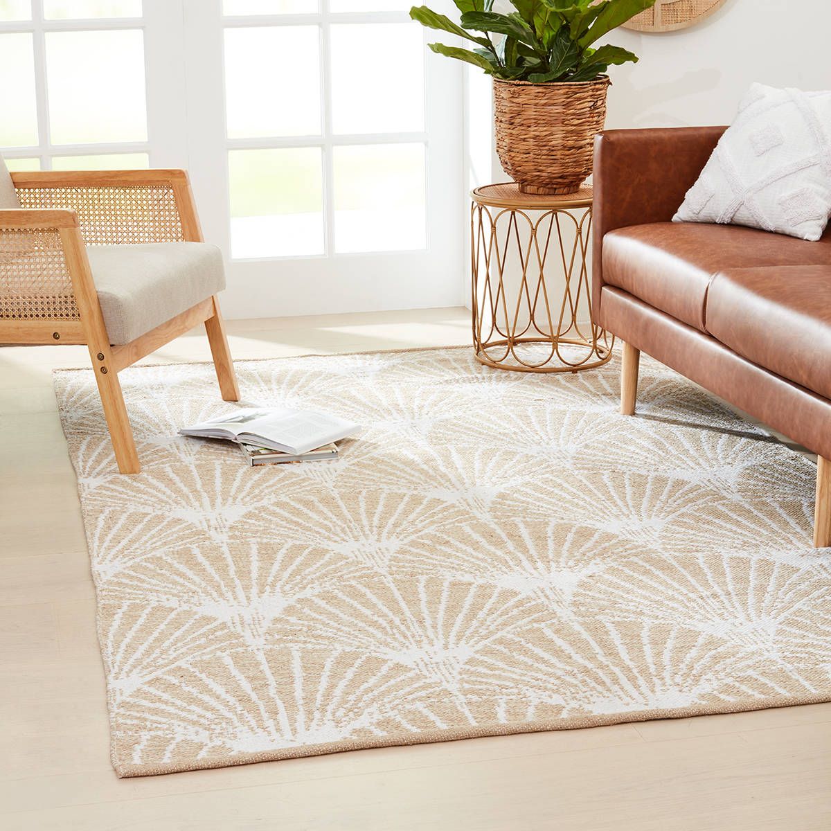 Scalloped Jacquard Rug Large