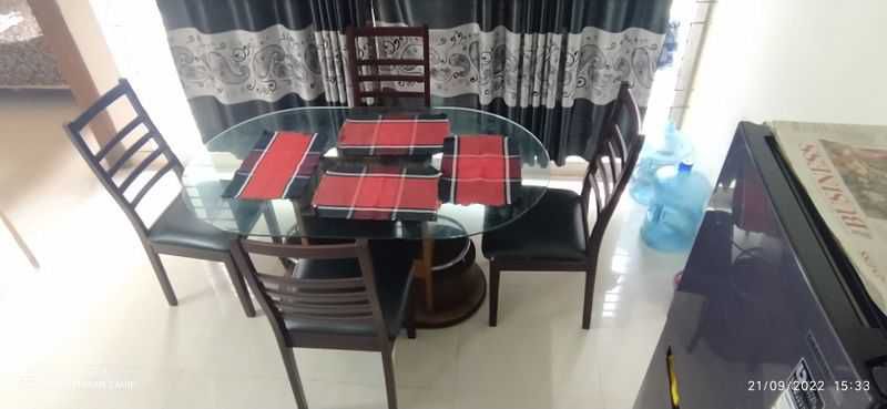 4 seater dining table - 1 set