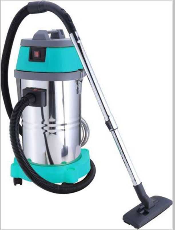 industrial vacuum cleaner white and dry