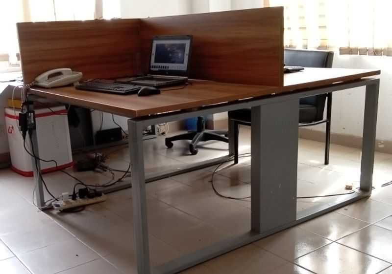 Workstation desk (4 persons)