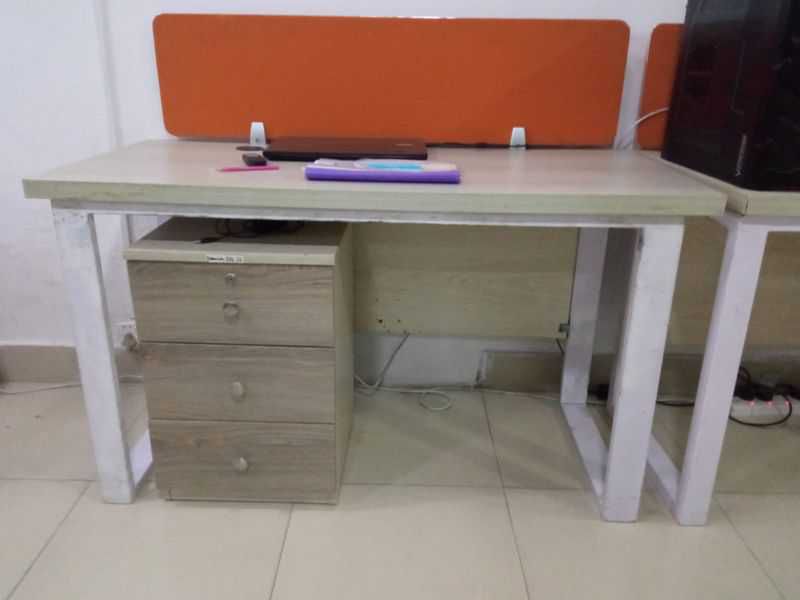 Workstations /Office Desk with drawer