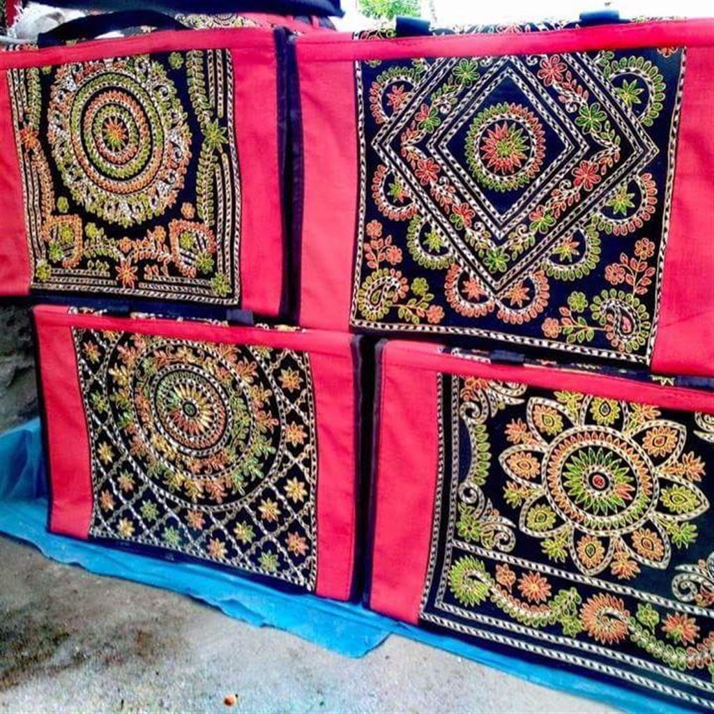 Nokshi Big Travel Bag