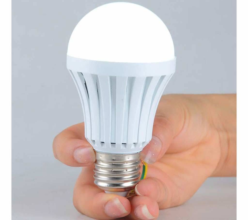 Rechargeable LED bulb 8 watt 