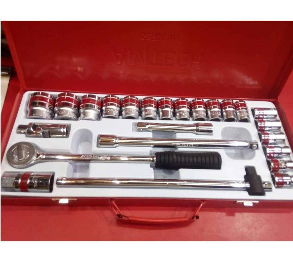 1/2" 24 Piece Socket Set 