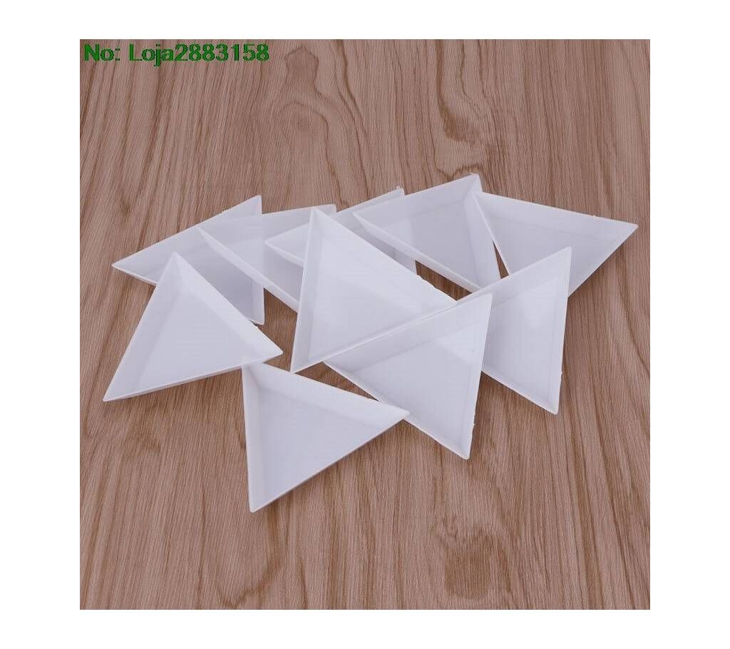 Triangular sorting tray