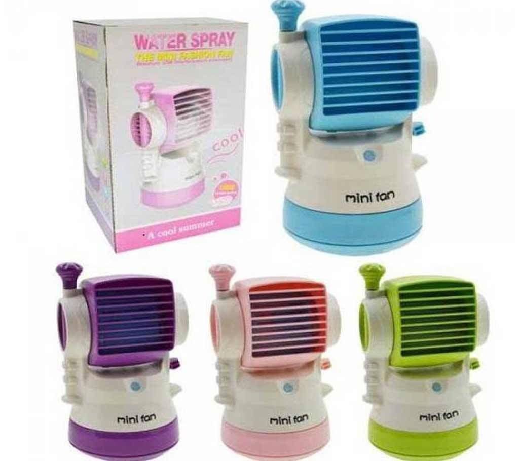 Mini Fashion Fan With Water Spray