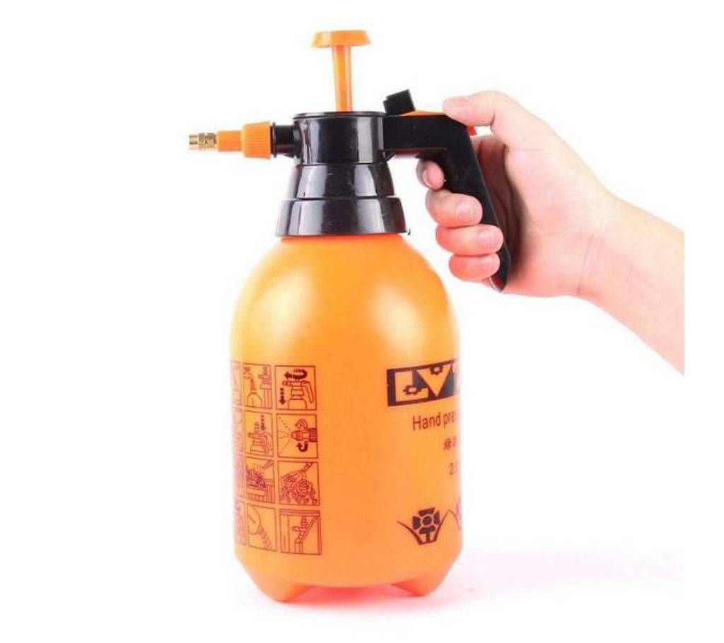 Manual water spry cleaner
