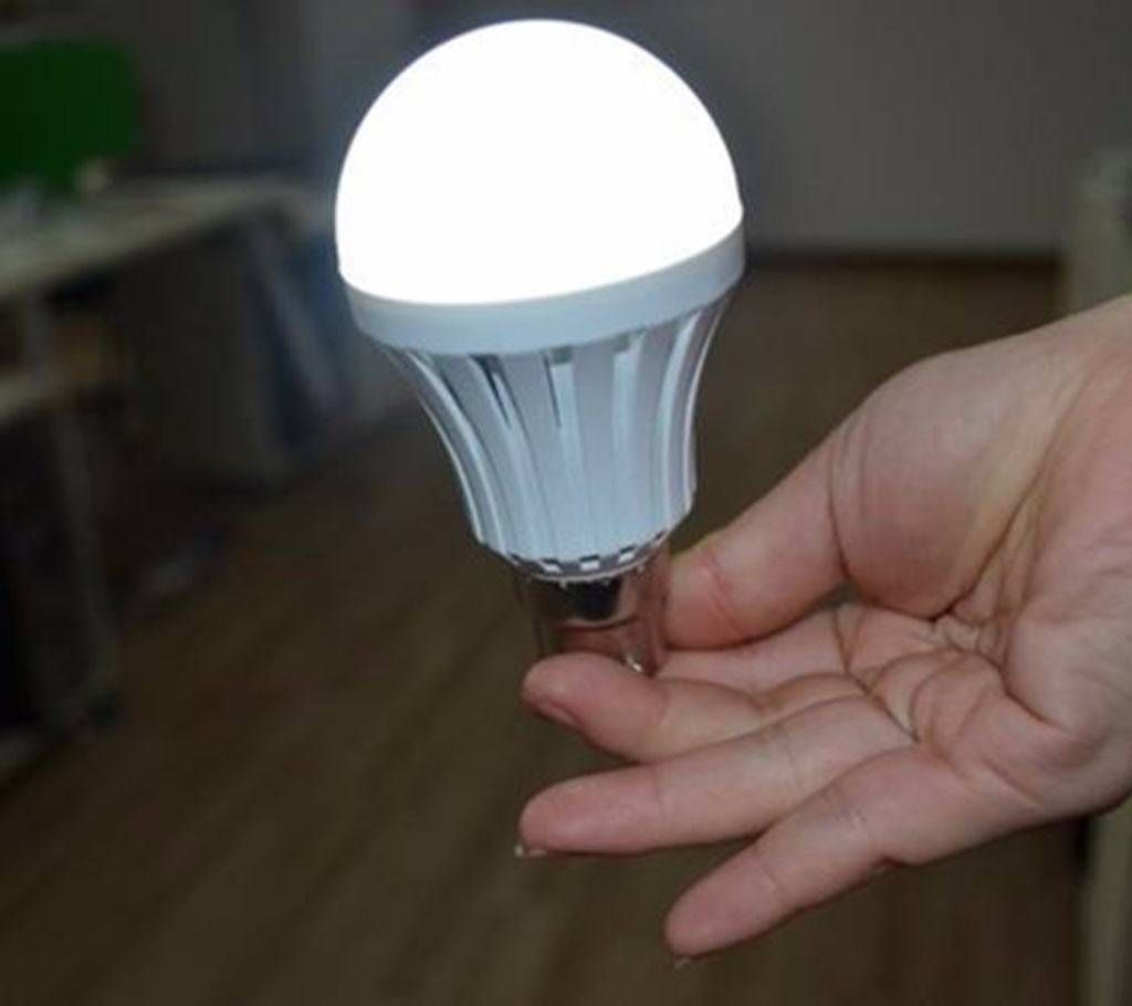 Emergency AC/DC LED Bulb