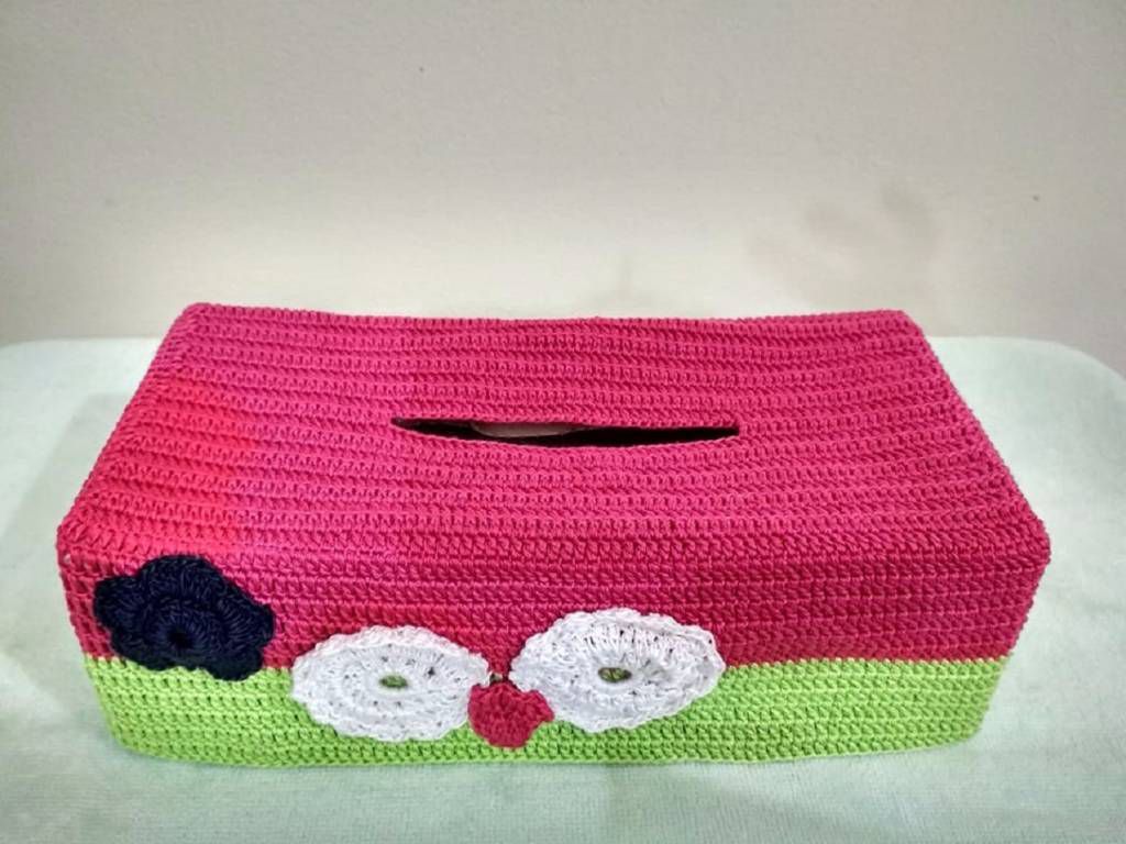 Crochet tissue box cover