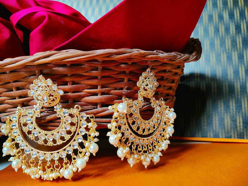 SAANJH INAYA CHANDBALI Alloy Chandbali Earring