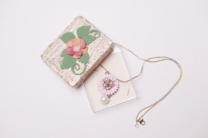 Pink Floral Shape Pendent Alloy Necklace