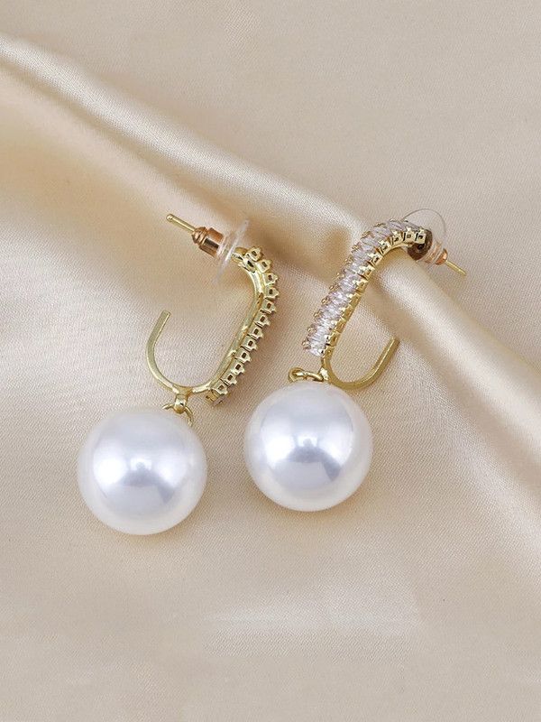 Women Gold-Toned Contemporary Drop Earrings Alloy Drops & Danglers
