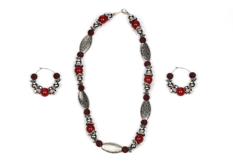 Shelly Jewels metal finish pearl necklace set for girls and women Brass Necklace
