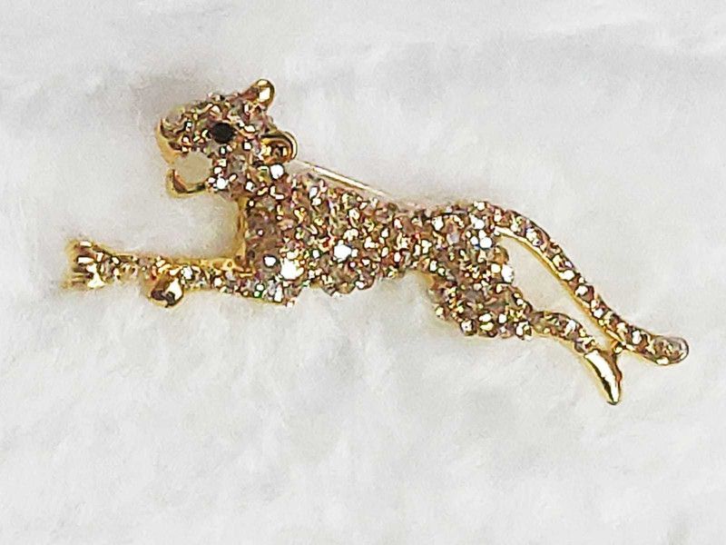 Priceless Deals Trendy Party Wear Designer Tiger Brooch Pin for Men Elegant Jaguar Brooch Pin Golden Tone Clear Crystal Rhinestones Embedded Wedding Brooch Pin for Men Brooch Brooch  (Gold)