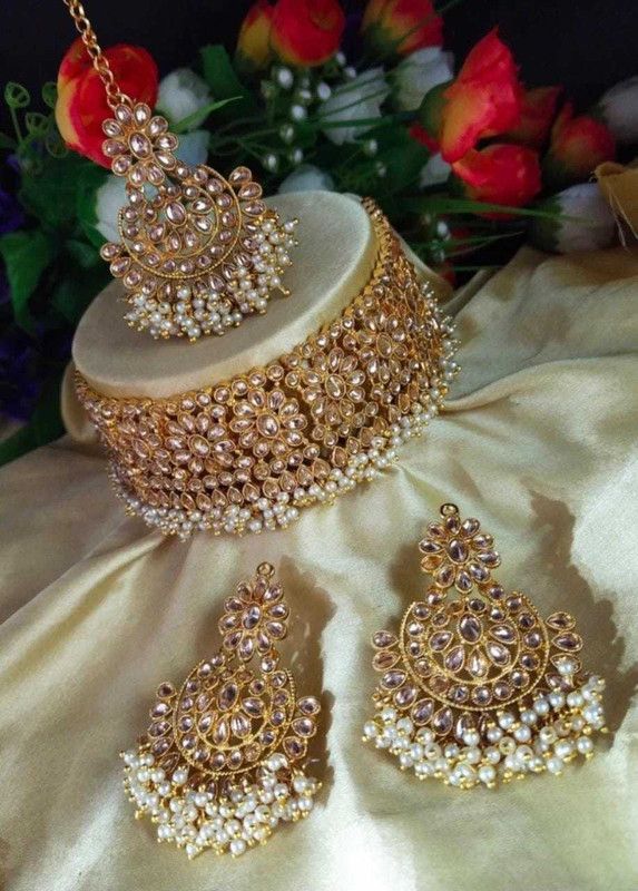 Alloy Gold-plated White, Gold, Green, Red Jewel Set  (Pack of 1)