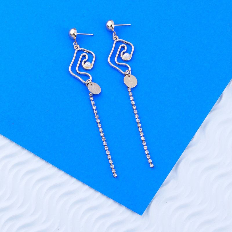 Gold Plated Crystal Studded Party wear Drop Earring For Girls And Women Alloy Stud Earring