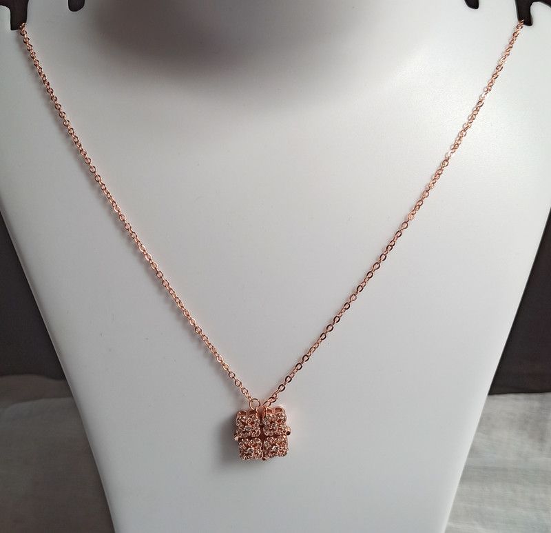 Magnetic Pendant Locket Necklace 01 Gold-plated Brass