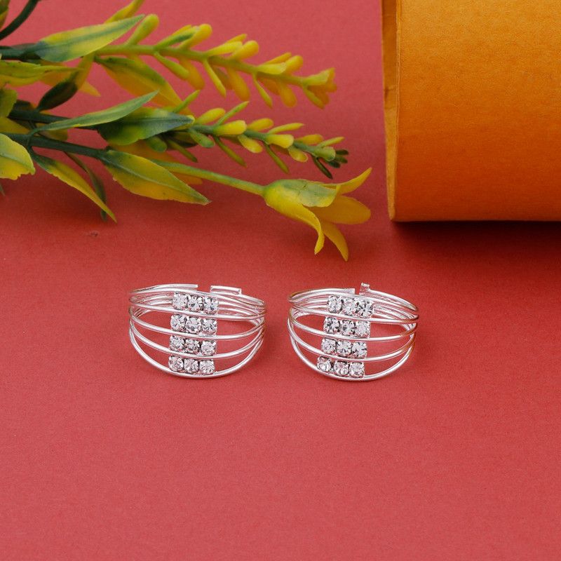 Traditional Silver Plated Bichhiya Adjustable Lightweight Toe Ring For Women Alloy Silver Plated Toe Ring Set