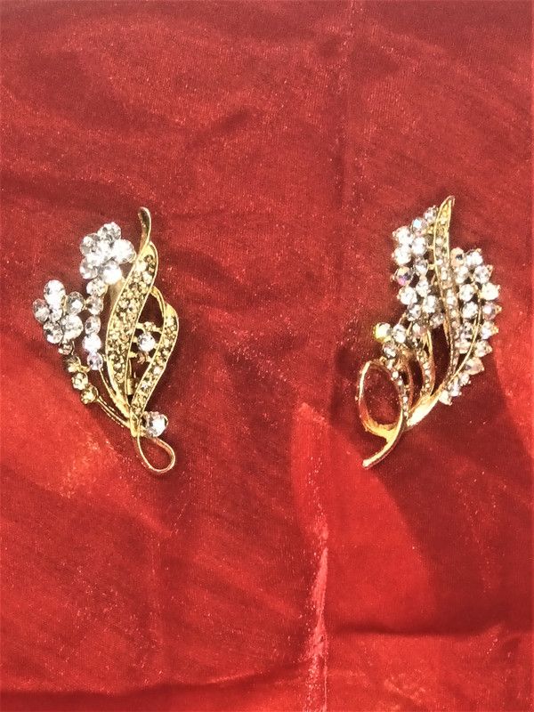 Divyanifashions Set of Two Golden Stone Royal Saree Pin Brooch  (Gold)