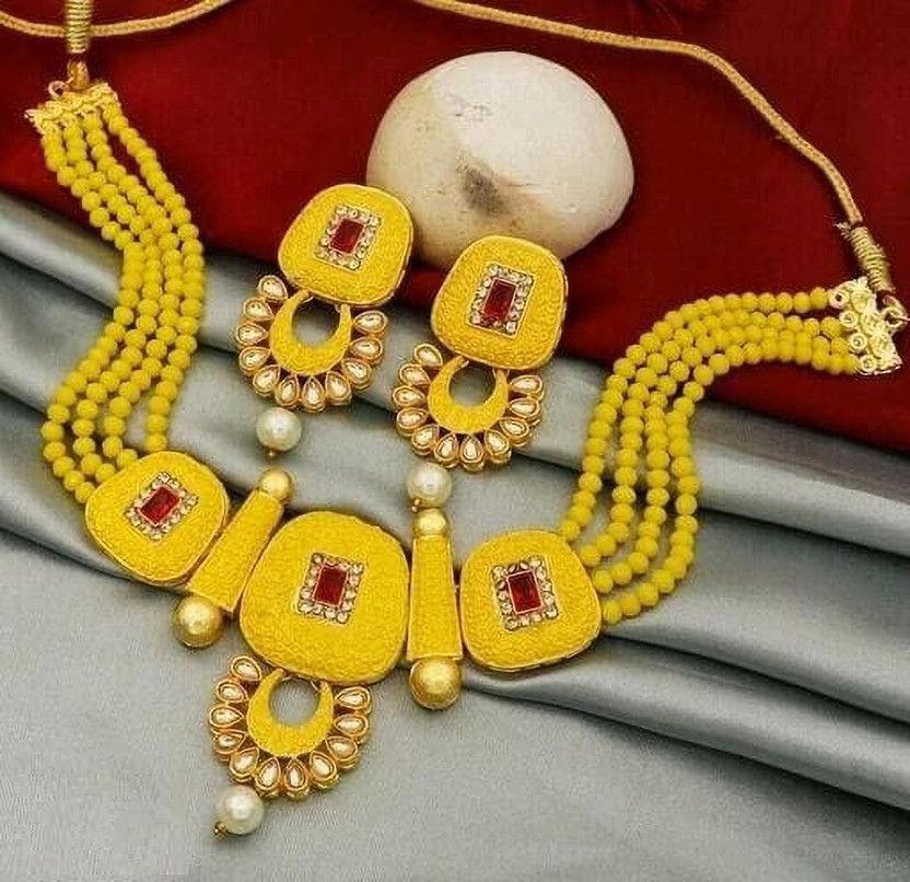 Alloy Gold-plated Yellow, Red Jewel Set  (Pack of 1)
